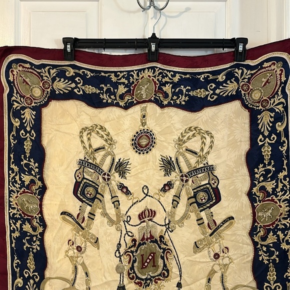 Vintage UNBRANDED PAISLEY BRIDLE RED PRINTED LARGE 100% Silk Scarf 35” x 34” - Picture 2 of 7